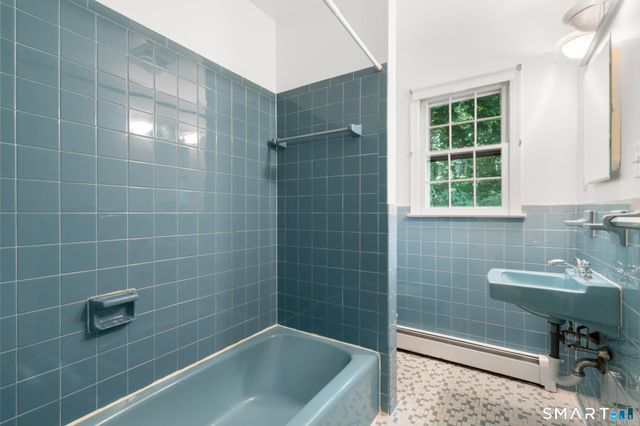 11 Lycett Court, Norwalk, CT 06850