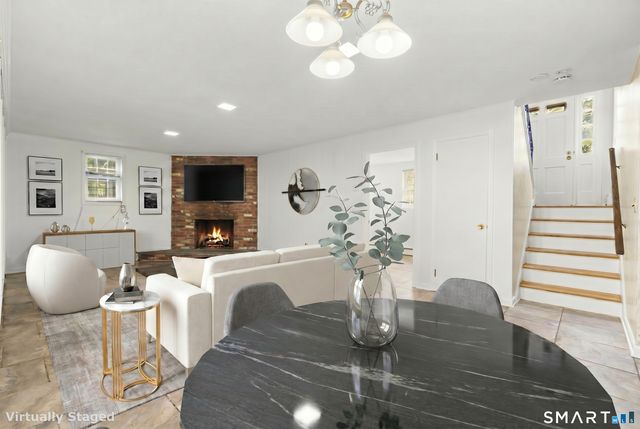 11 Lycett Court, Norwalk, CT 06850