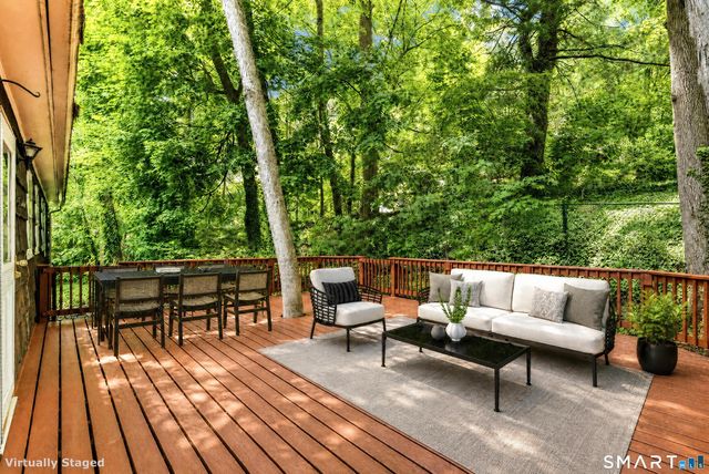 11 Lycett Court, Norwalk, CT 06850