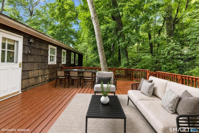 11 Lycett Court, Norwalk, CT 06850