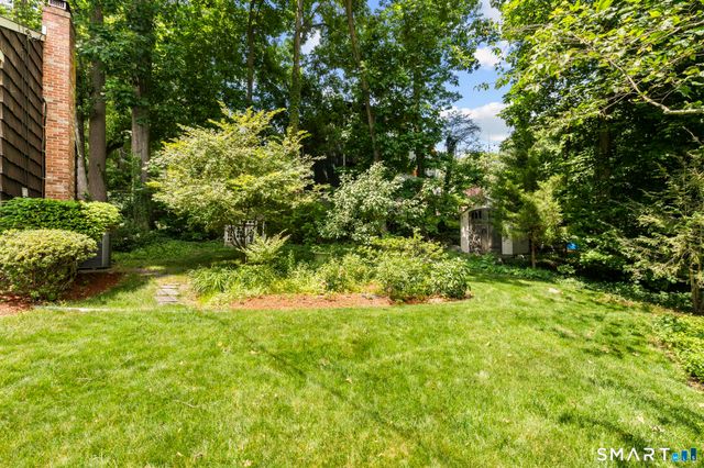 11 Lycett Court, Norwalk, CT 06850