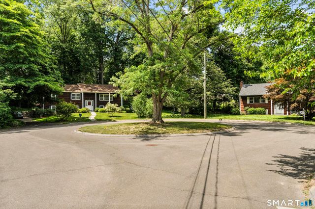 11 Lycett Court, Norwalk, CT 06850