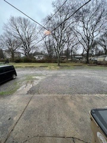 215A Nix Drive, Madison, TN 37115