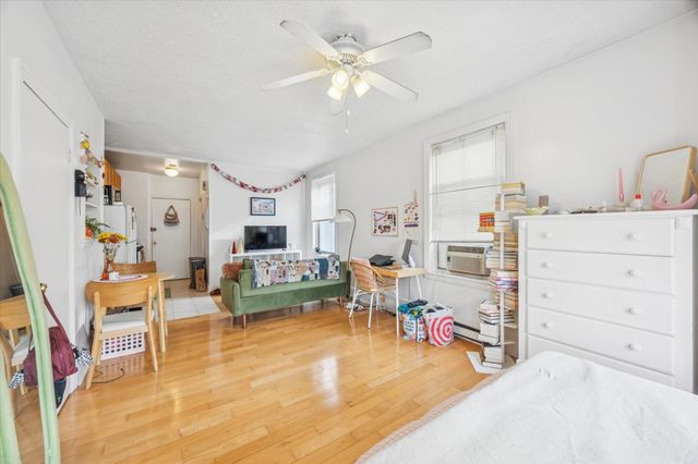 142 N 21ST ST, Philadelphia, PA 19103