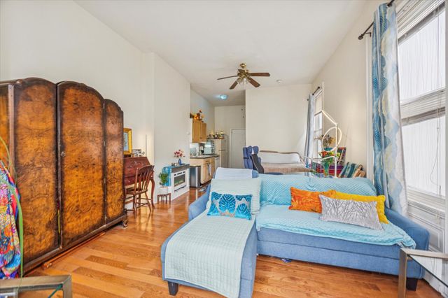 142 N 21ST ST, Philadelphia, PA 19103