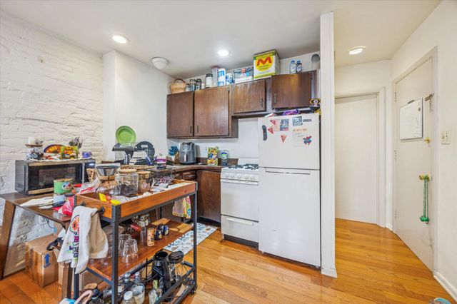 142 N 21ST ST, Philadelphia, PA 19103