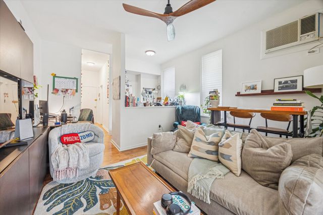 142 N 21ST ST, Philadelphia, PA 19103