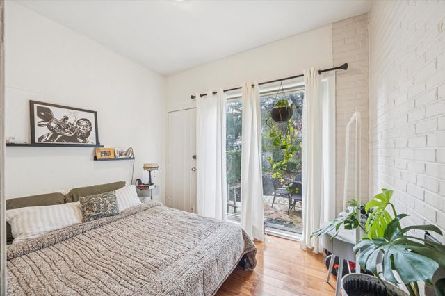 142 N 21ST ST, Philadelphia, PA 19103