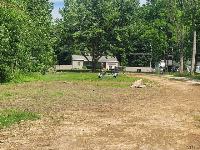 8835A FRONT GASKIN RD, Clay, NY 13135