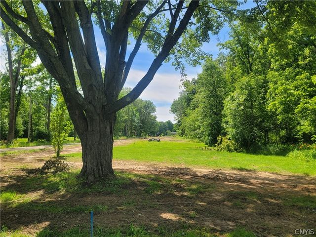 8835A FRONT GASKIN RD, Clay, NY 13135