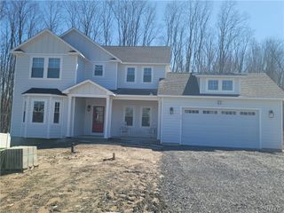 8835A FRONT GASKIN RD, Clay, NY 13135