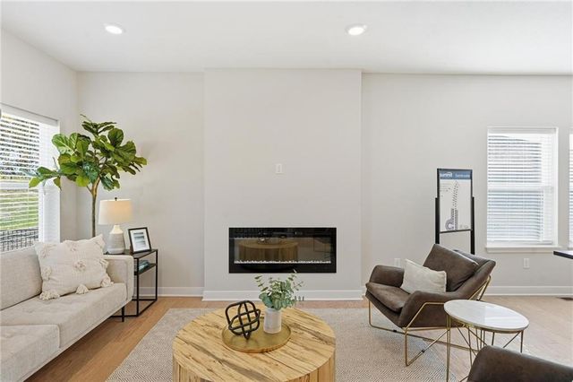 1216 SE Cronin Street, Lee's Summit, MO 64081