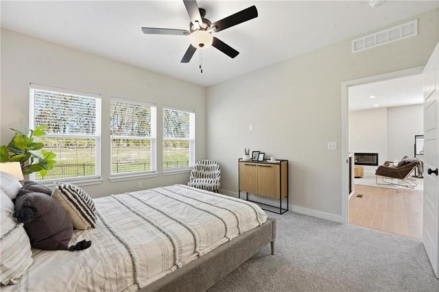 1216 SE Cronin Street, Lee's Summit, MO 64081