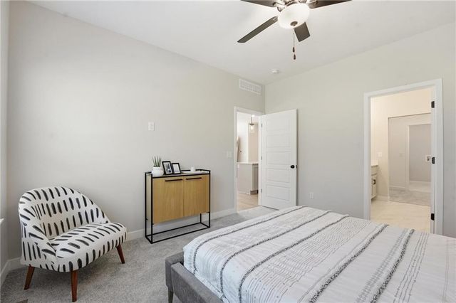 1216 SE Cronin Street, Lee's Summit, MO 64081
