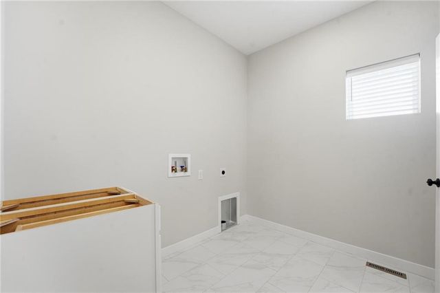 1216 SE Cronin Street, Lee's Summit, MO 64081