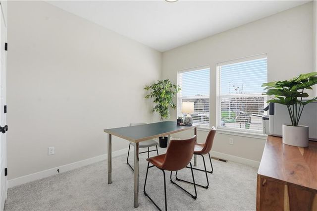 1216 SE Cronin Street, Lee's Summit, MO 64081