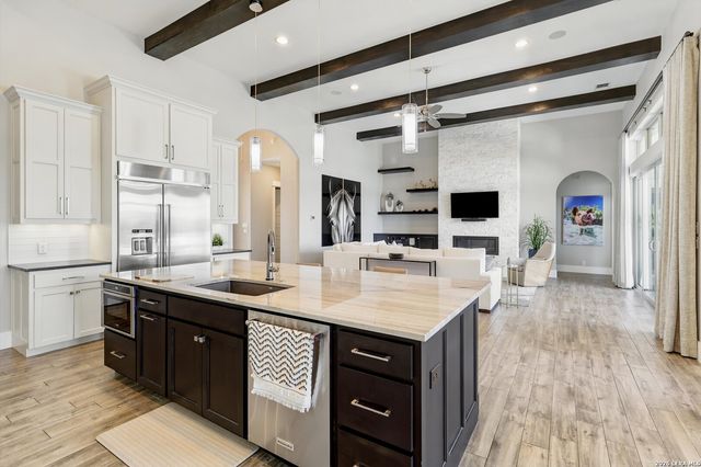 643 MENGER SPGS, Boerne, TX 78006