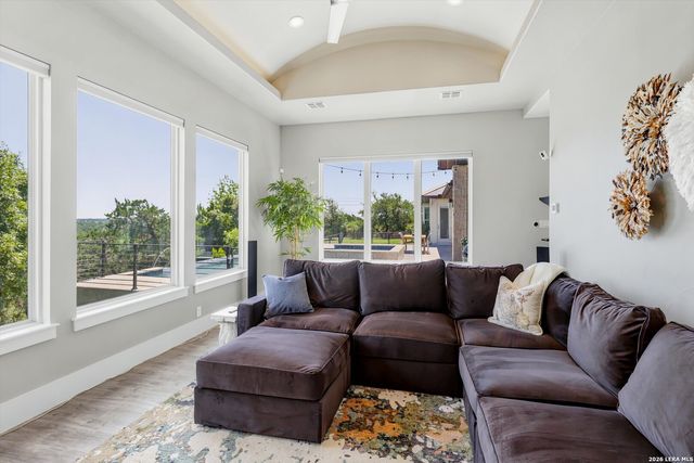 643 MENGER SPGS, Boerne, TX 78006