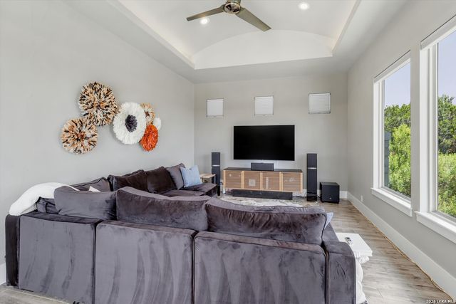 643 MENGER SPGS, Boerne, TX 78006
