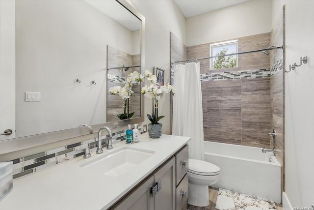 643 MENGER SPGS, Boerne, TX 78006