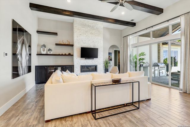 643 MENGER SPGS, Boerne, TX 78006