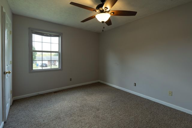 1124 Gregory Lane, Lawrenceburg, KY 40342