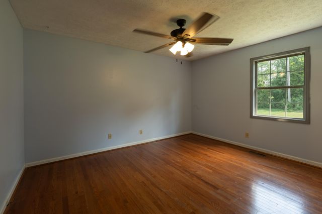 1124 Gregory Lane, Lawrenceburg, KY 40342