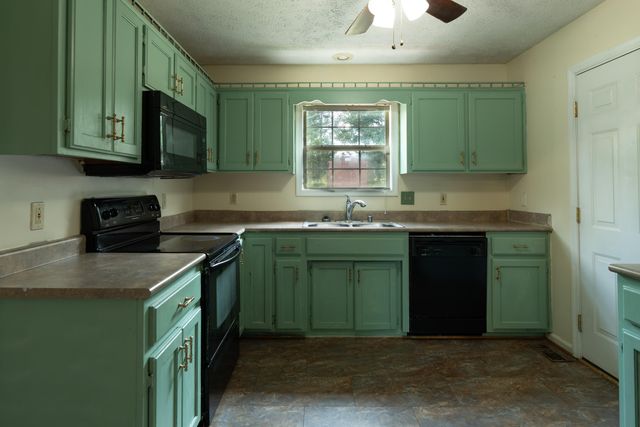 1124 Gregory Lane, Lawrenceburg, KY 40342