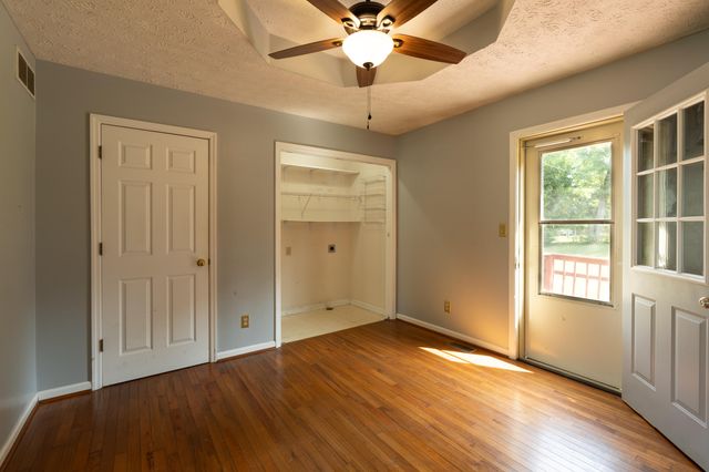1124 Gregory Lane, Lawrenceburg, KY 40342