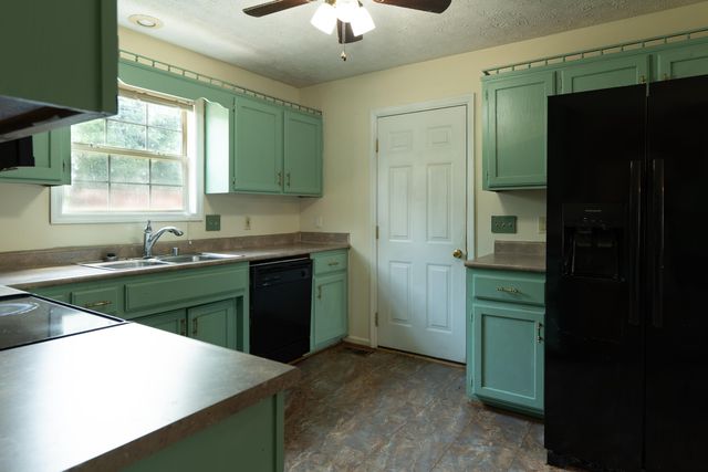 1124 Gregory Lane, Lawrenceburg, KY 40342