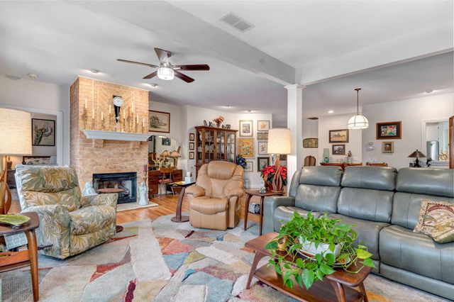 1717 W Elfindale Street 3c, Springfield, MO 65807