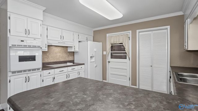 16155 Log Cabin Road, Athens, AL 35611