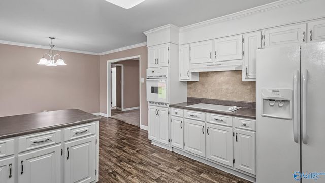 16155 Log Cabin Road, Athens, AL 35611