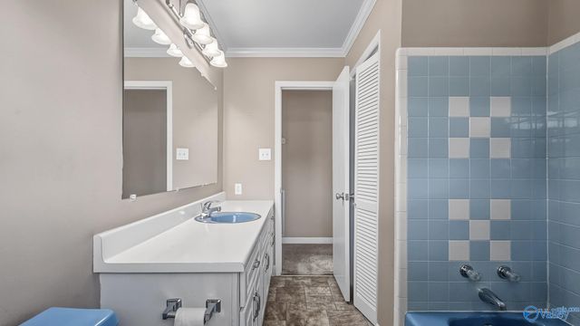 16155 Log Cabin Road, Athens, AL 35611