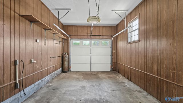 16155 Log Cabin Road, Athens, AL 35611