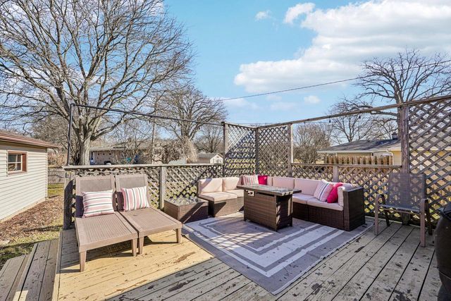 6004 Oriole LANE, Greendale, WI 53129