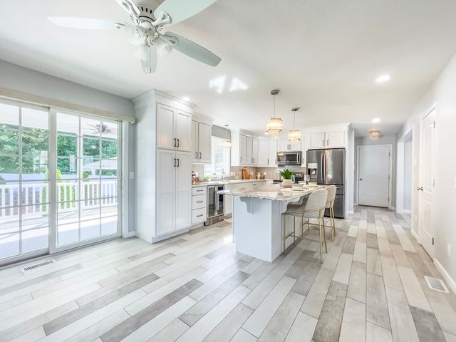 210 Naismith St, Springfield, MA 01104