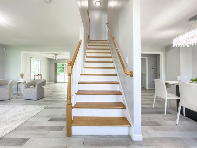 210 Naismith St, Springfield, MA 01104