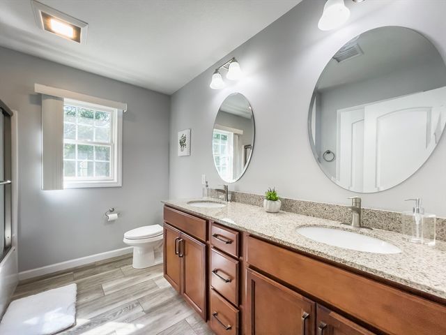 210 Naismith St, Springfield, MA 01104