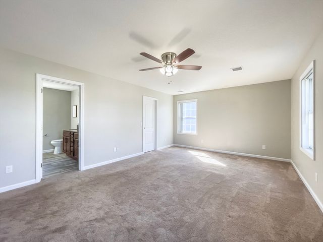 210 Naismith St, Springfield, MA 01104