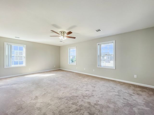 210 Naismith St, Springfield, MA 01104