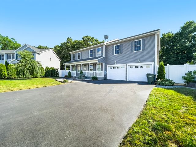 210 Naismith St, Springfield, MA 01104