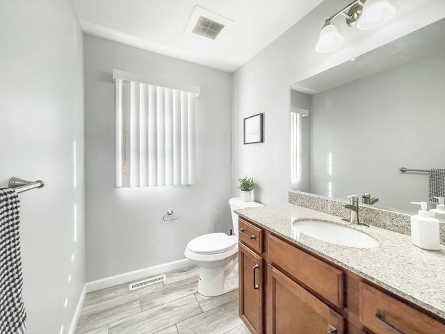 210 Naismith St, Springfield, MA 01104