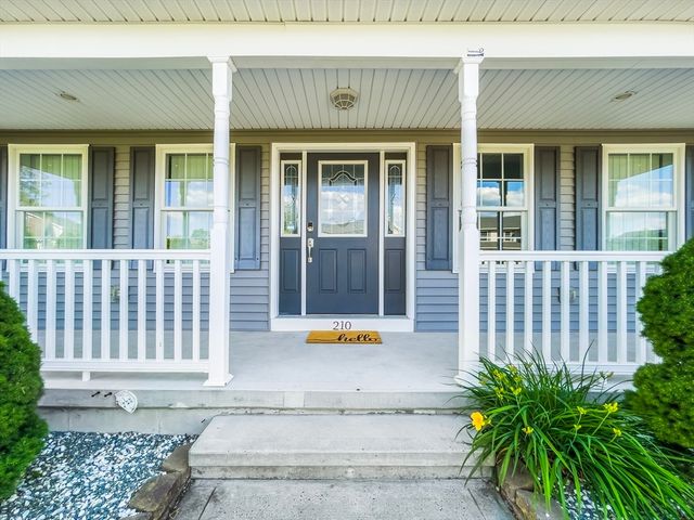 210 Naismith St, Springfield, MA 01104