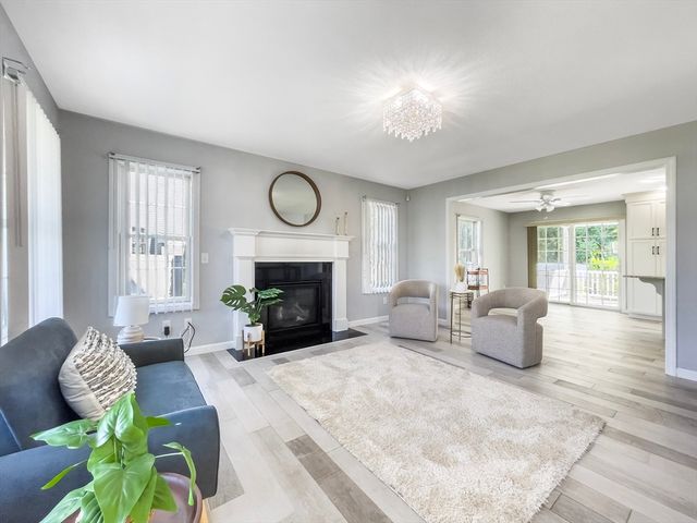 210 Naismith St, Springfield, MA 01104