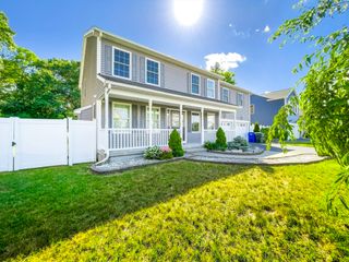 210 Naismith St, Springfield, MA 01104