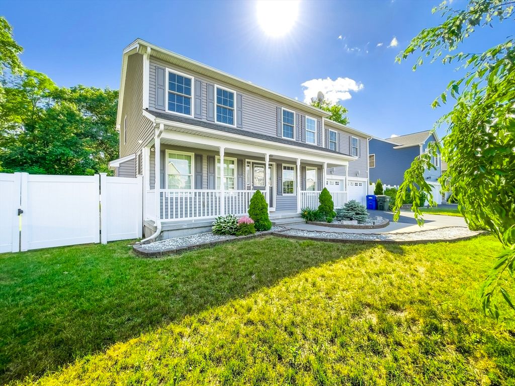 210 Naismith St, Springfield, MA 01104
