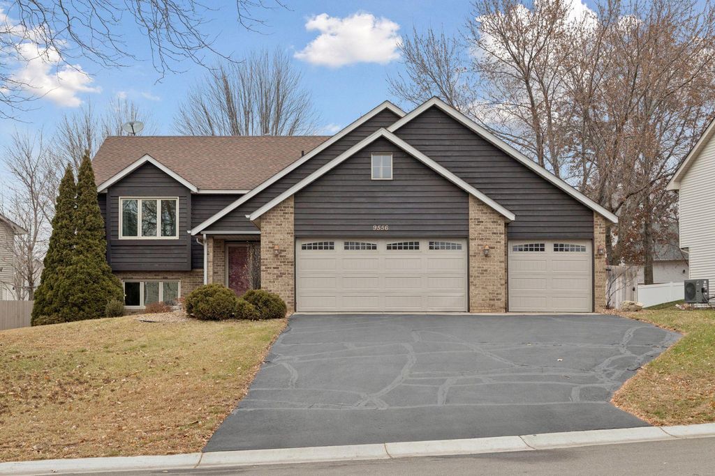 9556 79th Street S, Cottage Grove, MN 55016