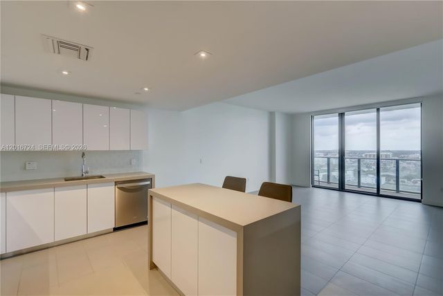 1600 NE 1st Ave 1918, Miami, FL 33132