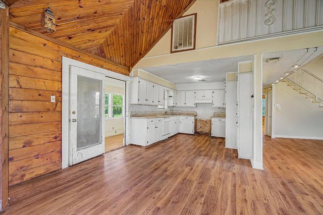319 Oakland Street, Baytown, TX 77520